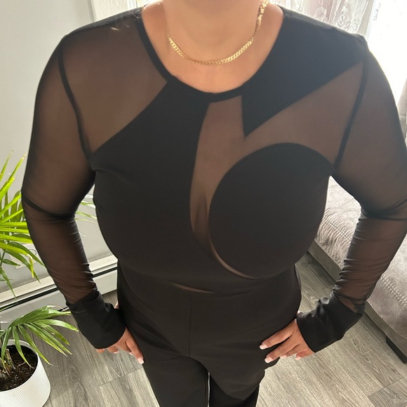 Abstract Black mesh and sequence, - Picture 3 of 3